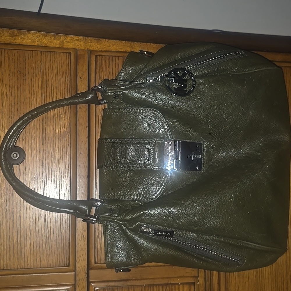 NWOT/Like new Michael Kors Jenna Tote Large Loden Green